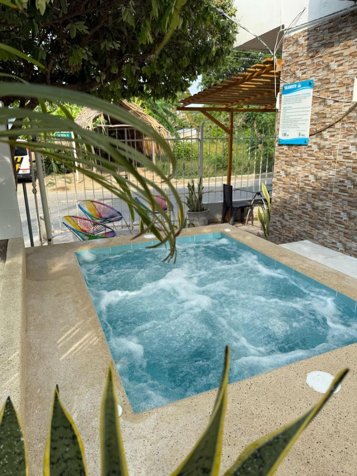 Apartahotel Eden Coveñas エクステリア 写真