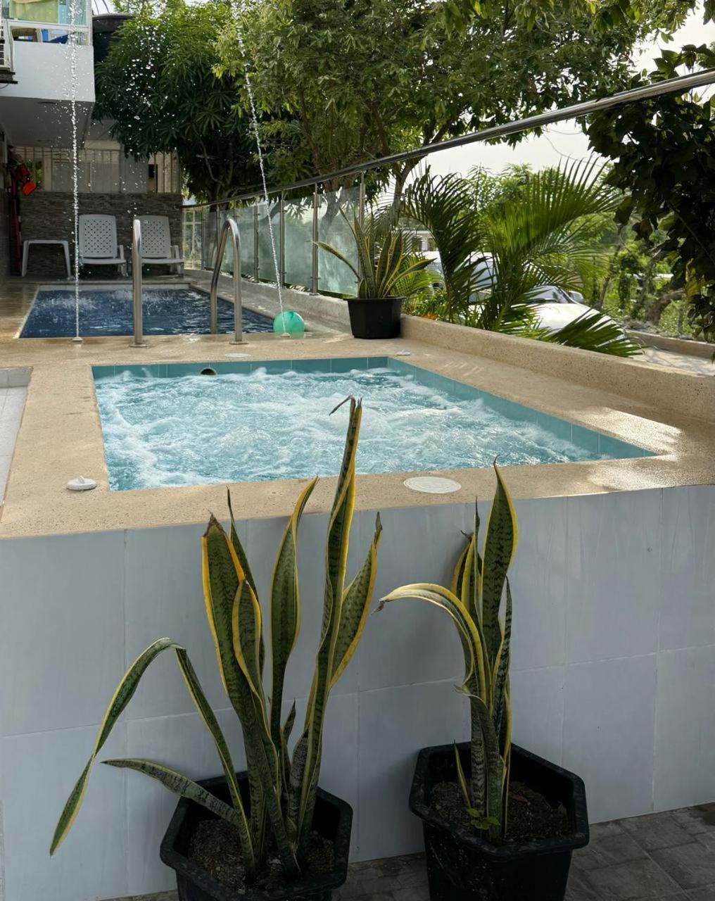 Apartahotel Eden Coveñas エクステリア 写真